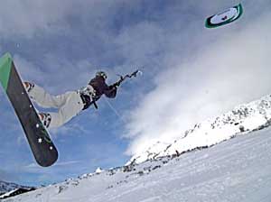 Kite-Spass mit dem Board in der Region Achensee