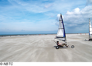 Strandsegeln am niederländischen Strand