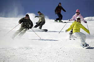 Ski und Snowboard in der Zugspitz Arena in Tirol